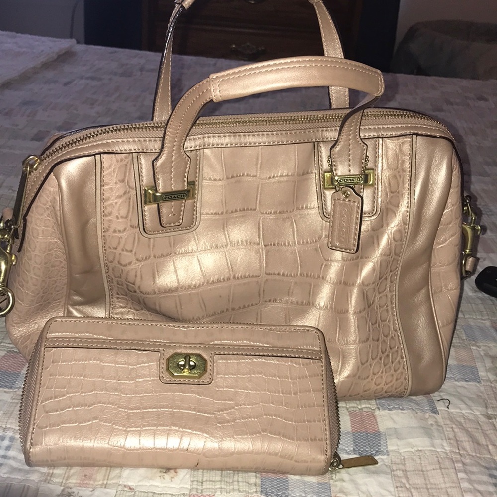 Fabulous Coach Purse with matching Wallet